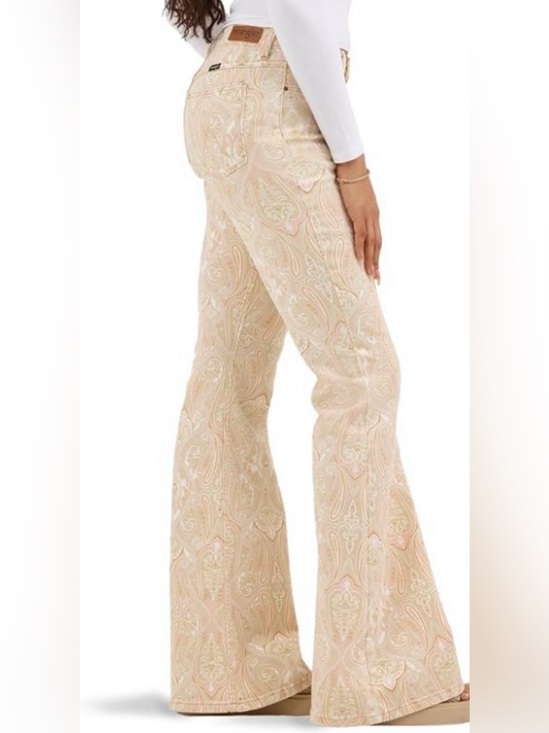 Wrangler Denim - Wrangler High-Rise Fierce Flare Jeans | Jukebox Mama | Cream Paisley | 12 x 32